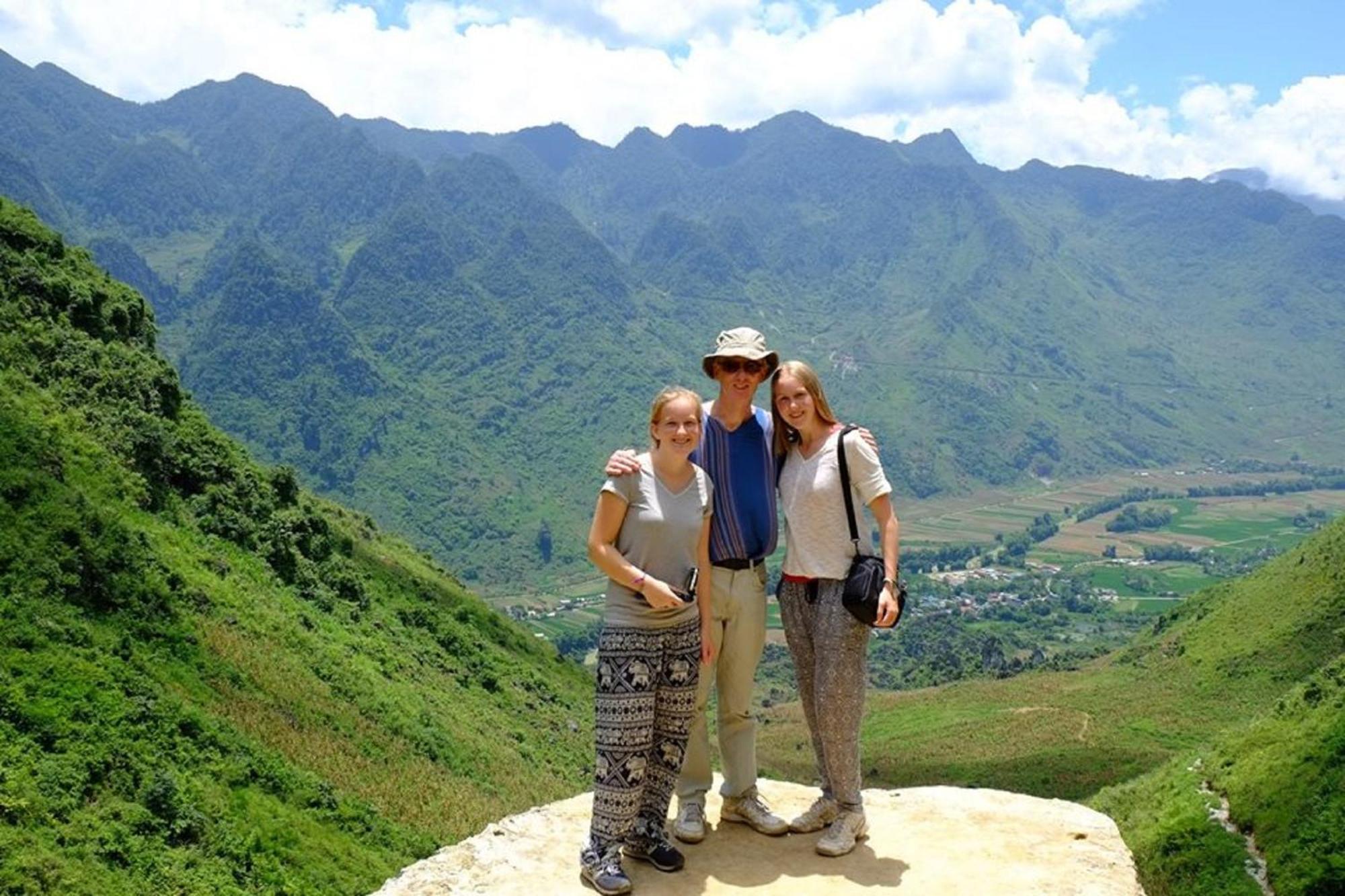 Golden Jungle House Hotel Ha Giang Exterior photo